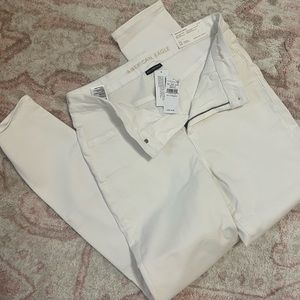 NWT American Eagle White Curvy Jeggings 12